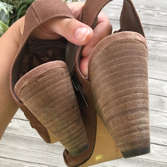 Vince Camuto heels - Picture 4 of 5